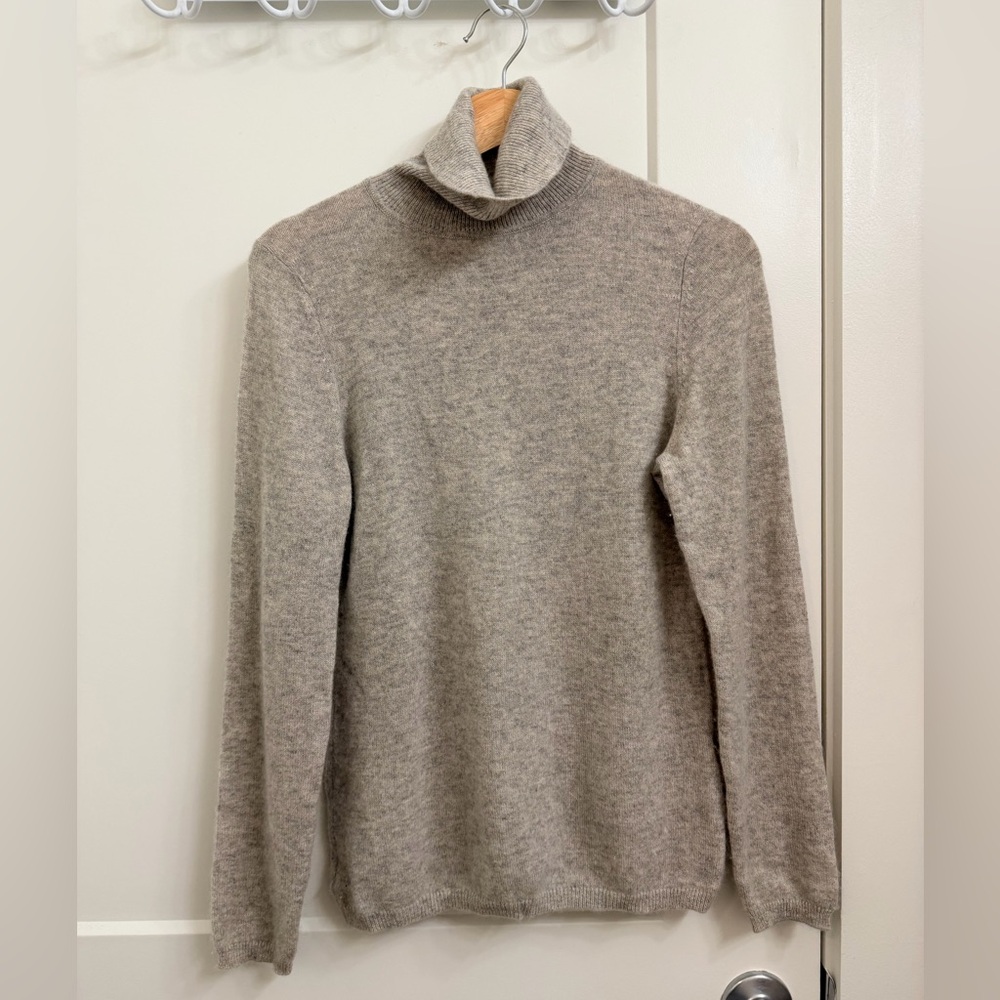 Charter Club Light Gray Cashmere Turtleneck Sweater
